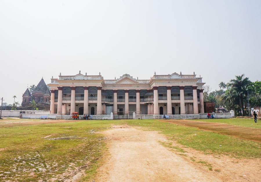 Puthia palace