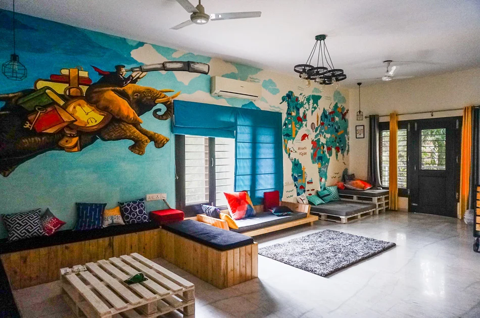 Delhi hostel near airport